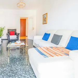 https://193-casa-via-della-chiusa-city-center-and-beach-150-m.hotelitalianriviera.com