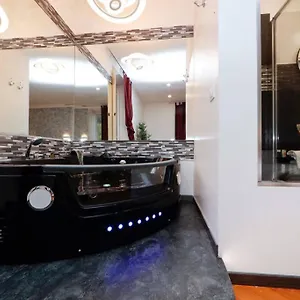 Apartment Black Enchanting Jacuzzi Trastevere - Collection, Rome